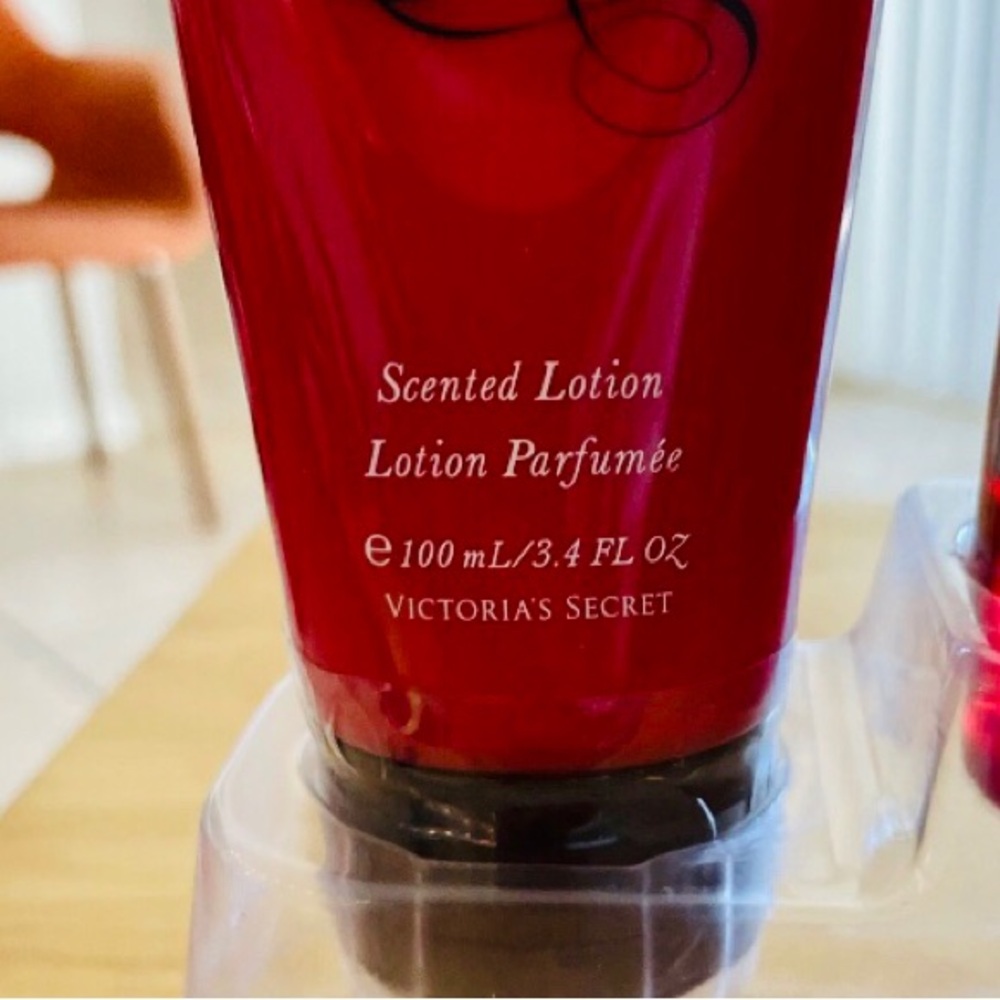Victoria's Secret SLT LOVE ROCKS Lotion Set in a Leather Barrel Clutch NWT - Picture 3 of 8